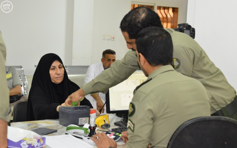 وصول 129 حاج ضمن الفوج الأول من الحجاج العراقيين عبر منفذ جديدة عرعر 1