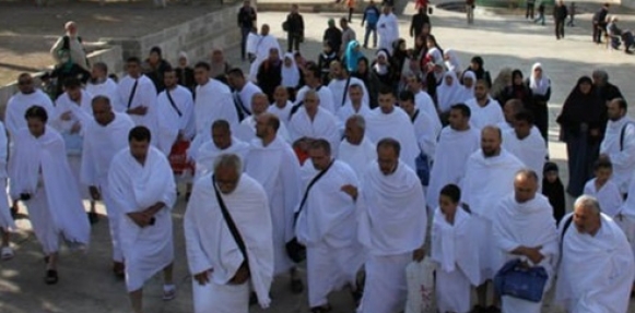 ضيوف خادم الحرمين يصلون مكة لأداء مناسك العمرة