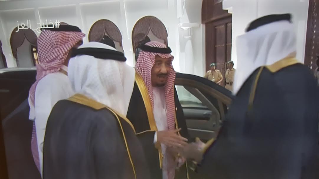 #عاجل .. وصول الملك سلمان إلى مقر القمة الخليجية الـ 37