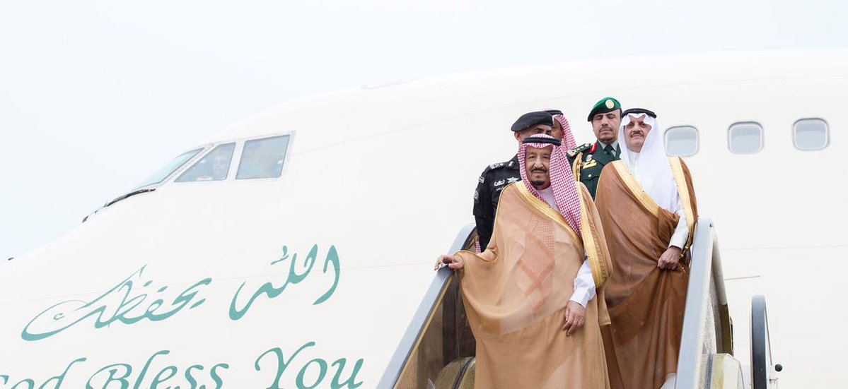شاهد لقطات من وصول خادم الحرمين الشريفين إلى المنطقة الشرقية قادمًا من الرياض