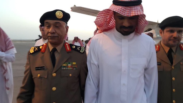 “طيران ناس” يُقدم تذكرة عُمرة للقنصل السعودي “الخالدي”