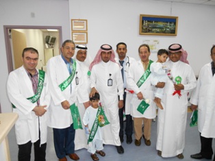 مستشفيات نجران تحتفل باليوم الوطني مع المرضى والزوار