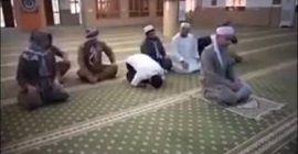 فيديو مؤثر.. وفاة رجل أثناء سجوده في الصلاة