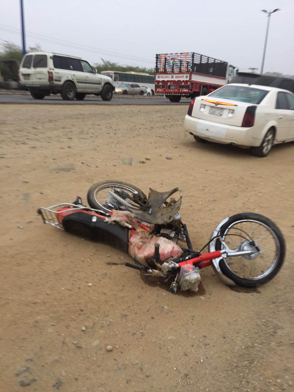 تصادم دراجة نارية ومركبة يقتل مواطنًا ويصب آخر بدولي #جازان