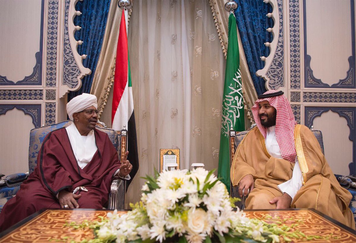 ولي العهد يبحث تعزيز العلاقات الثنائية مع رئيس السودان