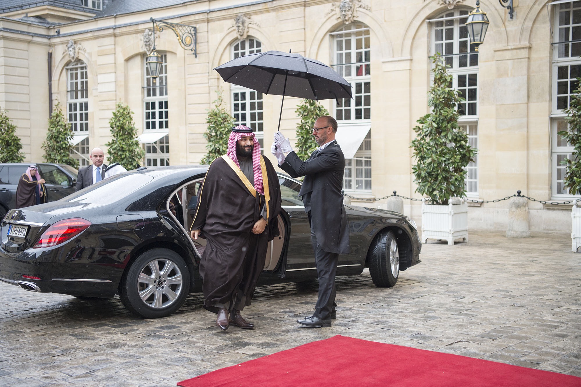 زيارة ولي العهد لفرنسا تبرز الدور القيادي للسعودية وتأثيرها العالمي
