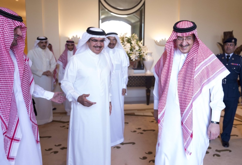 ولي العهد يستقبل وزير داخلية البحرين في جدة (1)