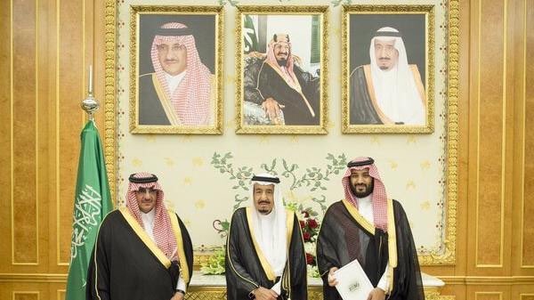 بصورة وجملة.. هكذا علقت الأمانة العامة لكبار العلماء على #لقاء_محمد_بن_سلمان