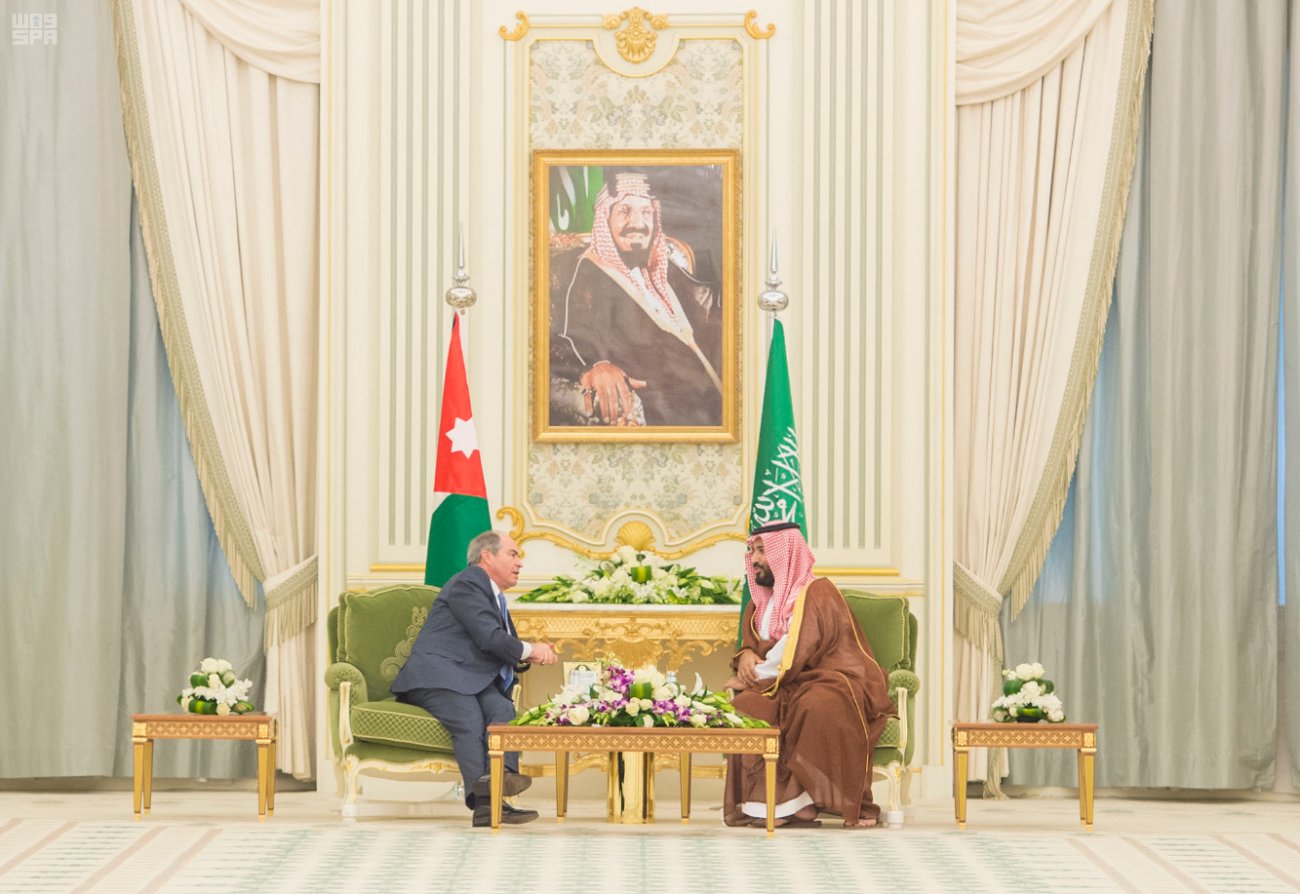 بالصور.. #ولي_ولي_العهد يبحث تعزيز الاستثمارات المشتركة مع رئيس الوزراء الأردني