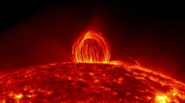 “ناسا” تكشف عن وميض على الشمس