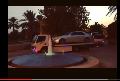 بالفيديو.. هكذا ينقل #يزيد_الراجحي سياراته الفارهة