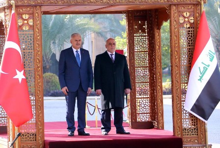 بالصور.. رئيس الوزراء التركي في بغداد لتقريب وجهات النظر