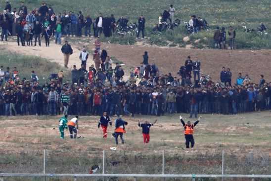 استشهاد 5 فلسطينين وإصابة 370 برصاص الاحتلال في ذكرى يوم الأرض