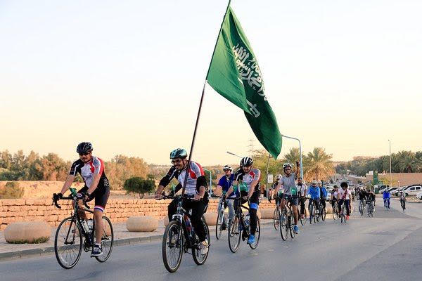 أمانة الرياض تحتفي بذكرى تأسيس المملكة بماراثون الدرّاجات وفعالية خدمة وطن الحدائق