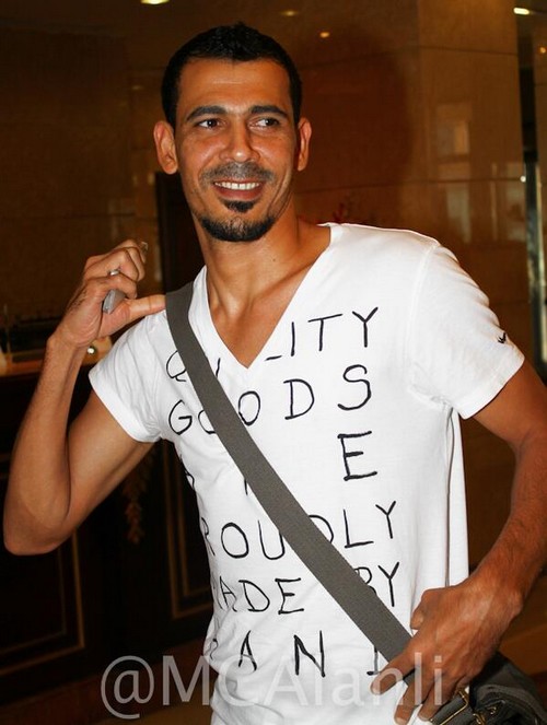 يونس محمود يحطّ رحاله في جدة