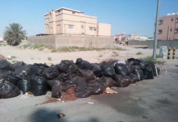 أهالي الخفجي: يا رئيس البلدية هل تعجبك مناظر القمامة المتراكمة بأحيائنا؟!