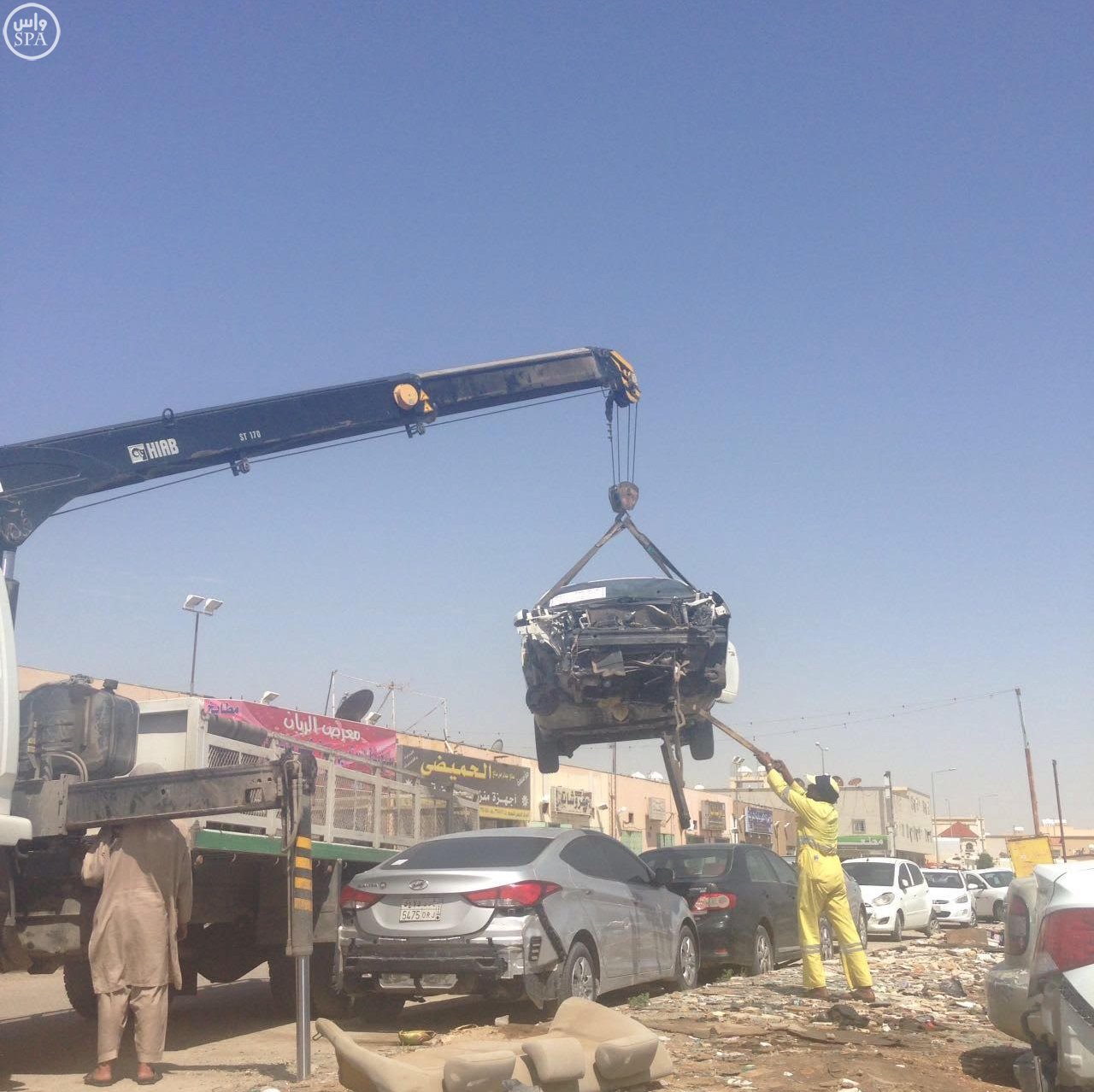 ‏أمانة ‫#الرياض‬ تزيل 280 سيارة تالفة بصناعية النسيم