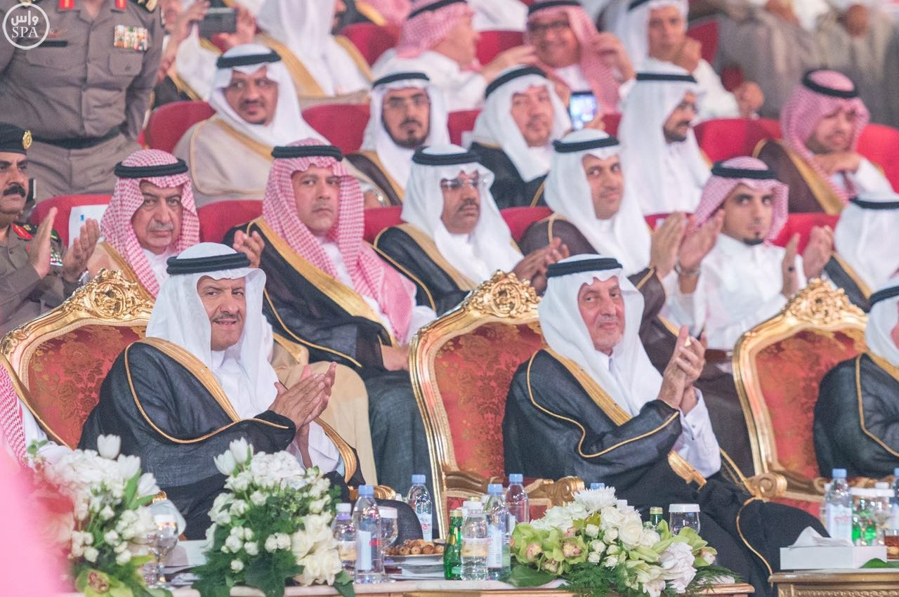 ‏الأمير سلطان بن سلمان يثمن دعم ورعاية خادم الحرمين الشريفين لـ ⁧‫#سوق_عكاظ‬⁩ (2)