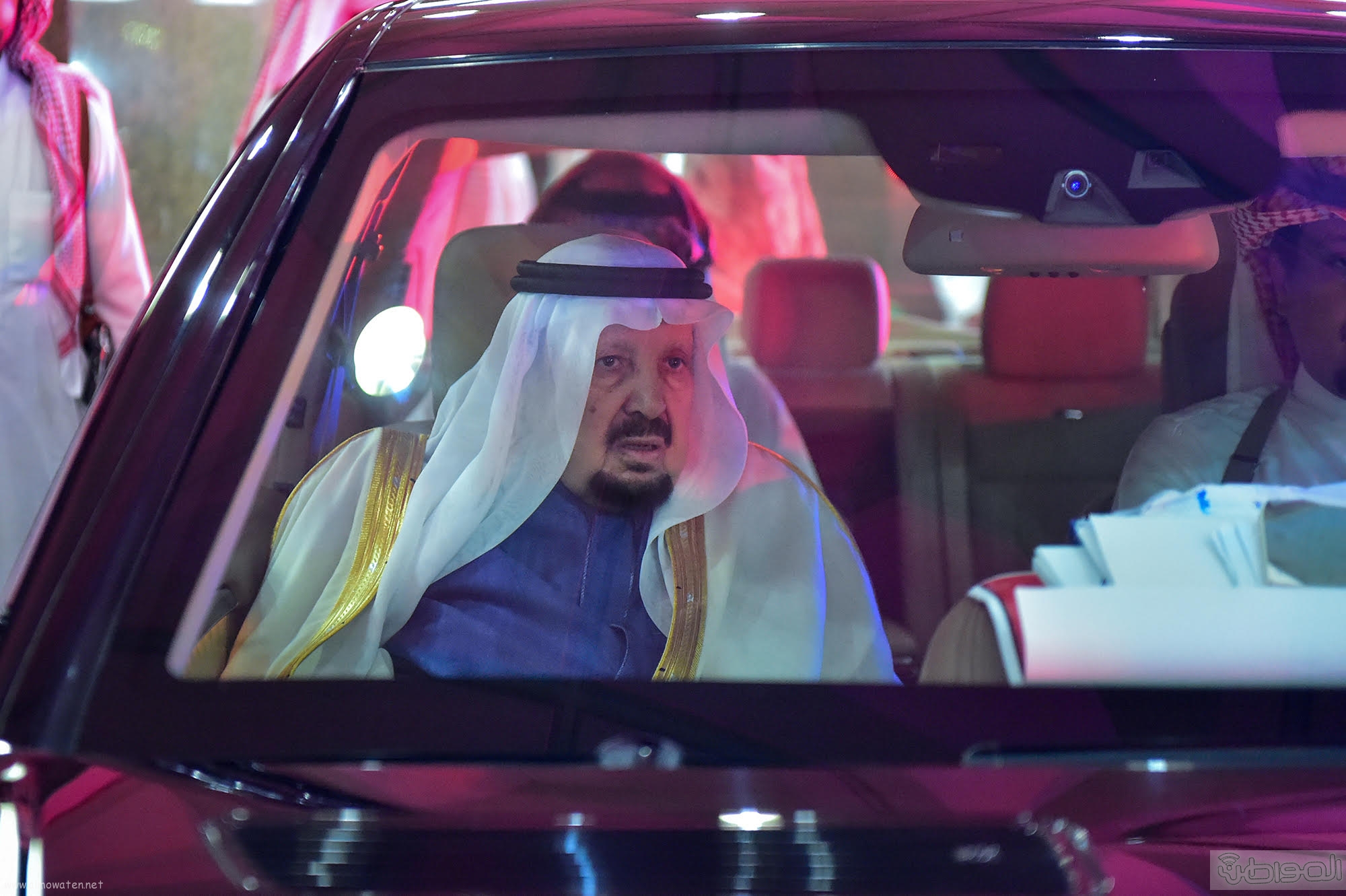 بالصور .. الأمير عبدالرحمن يغادر مستشفى الملك فيصل التخصصي